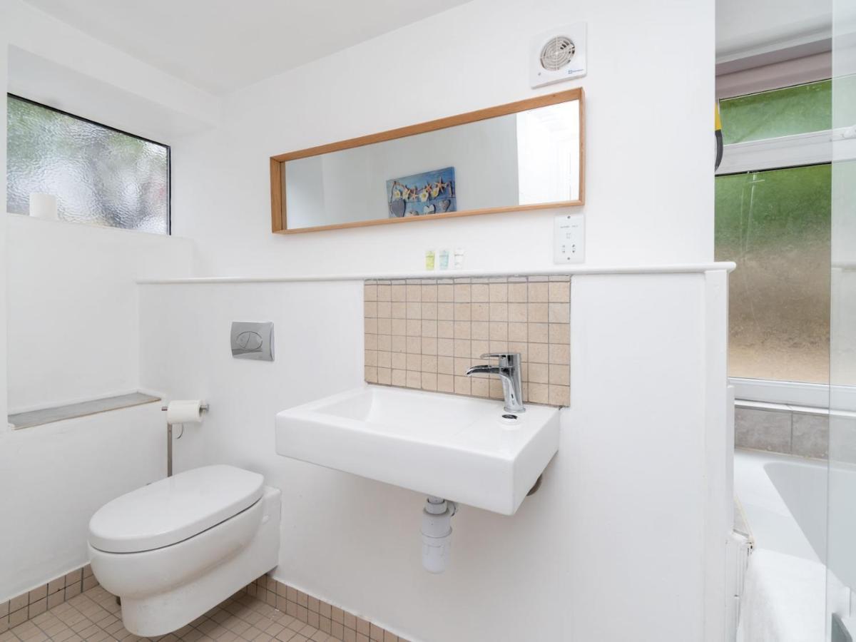 Pass The Keys Lovely 1 Bed Apartment With Free Parking Bath Exteriör bild